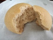 ビーガンのためのバターロールパンの写真