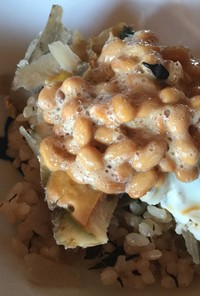 納豆とごぼうの卵とじのご飯