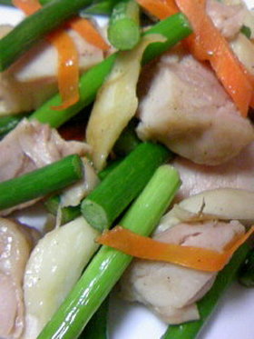 蒸し鶏の炒め物。