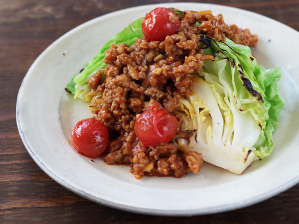 キャベツのステーキ カレーそぼろソース