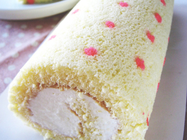 水玉のロールケーキ