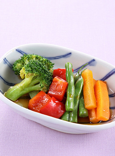お弁当の一品に！温野菜の和サラダの写真