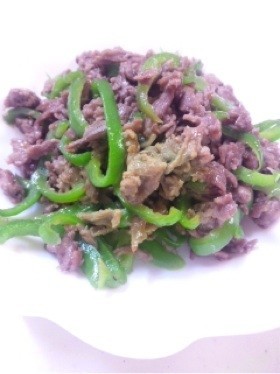 牛肉とピーマンの千切り炒め