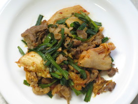 簡単キムチ肉ニラ炒め