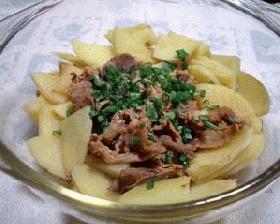 じゃがいもと豚肉の蒸し煮