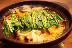 焼肉のタレで♡豚バラとニラのもつ鍋風