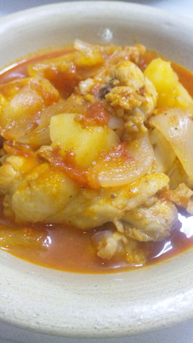 鶏手羽肉のトマト缶煮