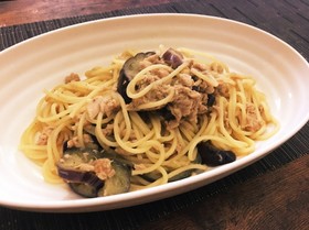 にんにく香るツナとナスのバター醤油パスタ