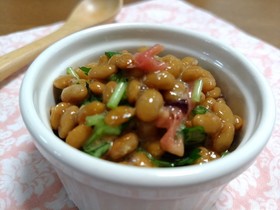 梅肉と三つ葉の納豆~時々揚げ玉~