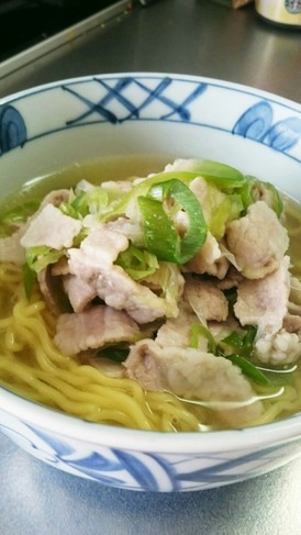 鶏ガラ素 塩ラーメン 簡単 スープ By Yukinoさん クックパッド 簡単おいしいみんなのレシピが316万品