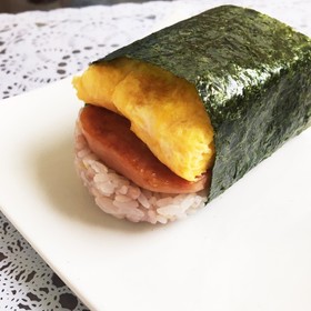 雑穀米のスパムおにぎり お弁当にも