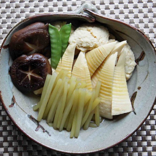 筍とふわふわ肉だんごの煮物 レシピ 作り方 By おでのおでん クックパッド 簡単おいしいみんなのレシピが357万品