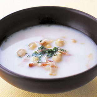 大豆とベーコンのミルクスープ