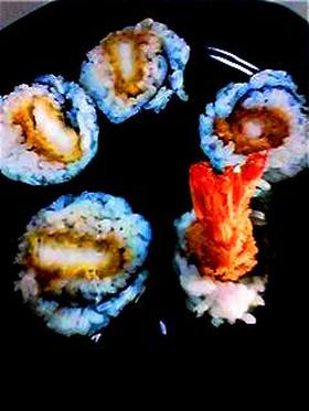 お惣菜を利用して、アレンジ海苔巻。