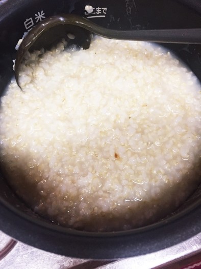 炊飯器にお任せ！米麹の簡単甘酒の写真