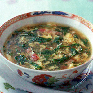 セロリとベーコンのピリ辛スープ