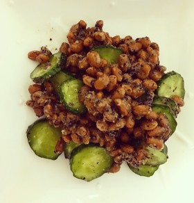 簡単節約 納豆とキュウリのゆかりナムル