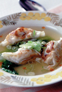 餃子の中華風スープ