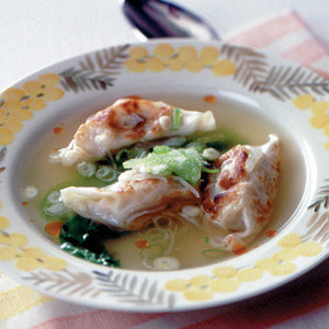 餃子の中華風スープ