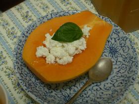 カッテージチーズ&蜂蜜onパパイヤ