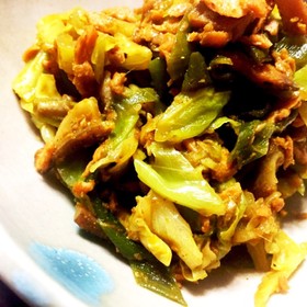 糖質オフ・鮭とキャベツのカレー炒め