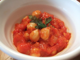 ほくほくひよこ豆のトマト煮込み