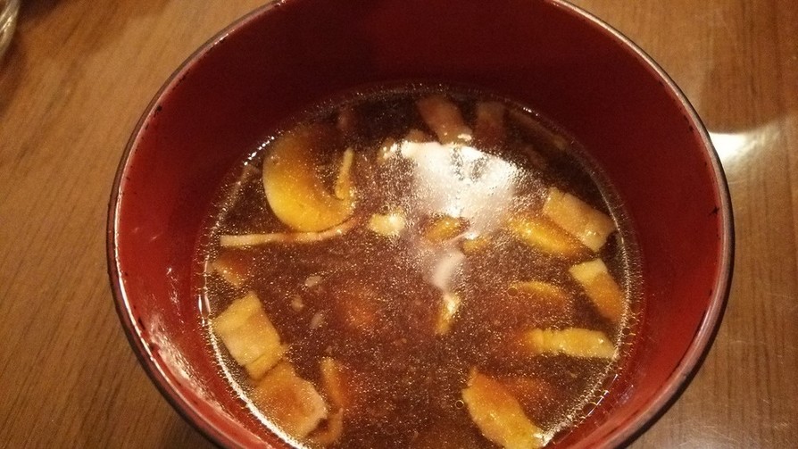 マッシュルームとトマトの味噌汁の画像