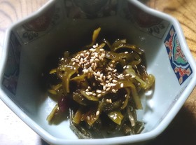 梅シソ味の茎ワカメ