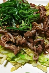 豚軟骨スライスとキャベツ蒸し