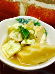 春キャベツと豆腐の甘煮の写真