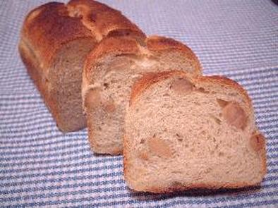 ひなびた味わいの、大豆パン。の写真