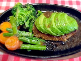 ヘルシー!アボカド豆腐ハンバーグ