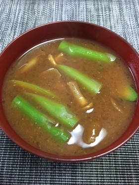 アスパラの味噌汁