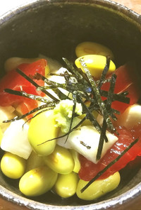ひたし豆(秘伝豆）、漬け鮪、山芋の小鉢