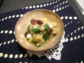 サツマイモと黒豆のおろしあえ