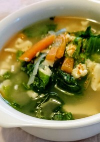 レタスと崩し豆腐の食べるスープ