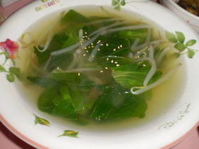 ちんげん菜ともやしで☆簡単中華風スープ