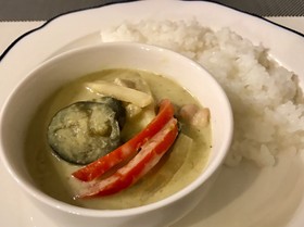簡単!家庭でできる本格グリーンカレー♡