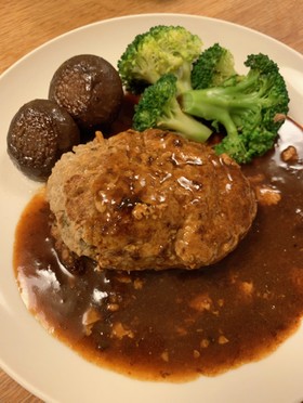 ふわっとジューシーなハンバーグ