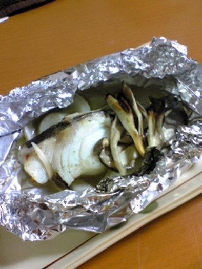 白身魚のホイル焼きの写真