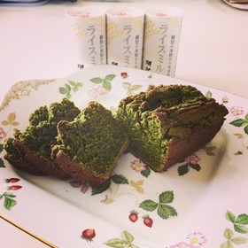 獺祭ライスミルクと米粉の抹茶パウンド