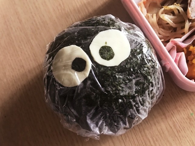 簡単 まっくろくろすけ 爆弾おにぎり レシピ 作り方 By Sachi粉 クックパッド 簡単おいしいみんなのレシピが377万品 簡単 まっくろくろすけ 爆弾おにぎり レシピ 作り方 By Sachi粉 クックパッド 簡単おいしいみんなのレシピが377万品