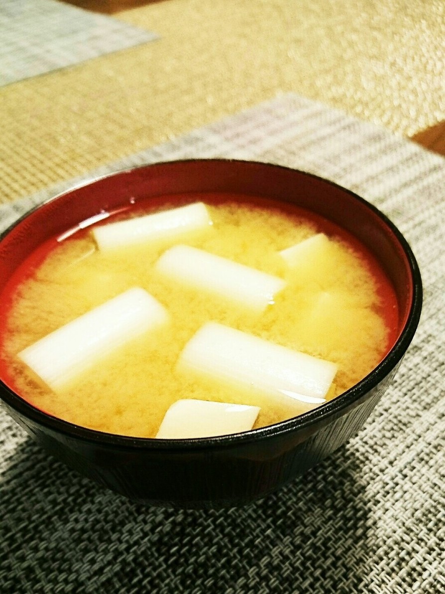 長ねぎと豆腐のお味噌汁の画像