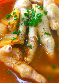 鶏もみじの麻油鶏（マーヨーチー）風スープ