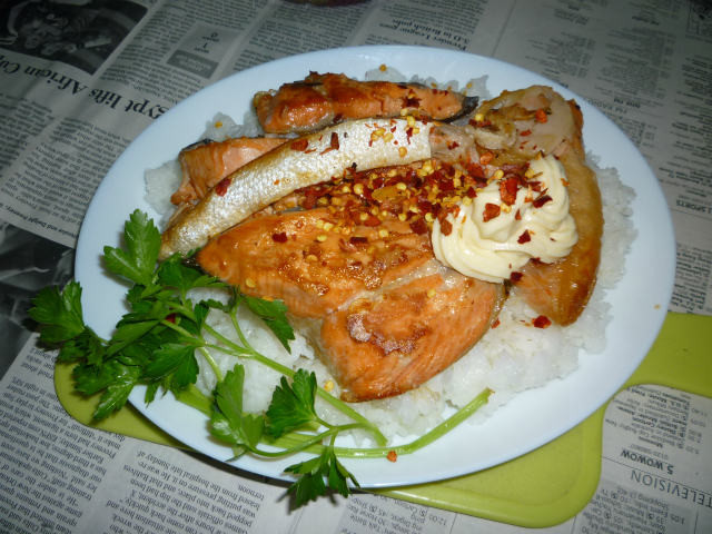 銀鮭のアラで焼き鮭のカフェ丼の画像