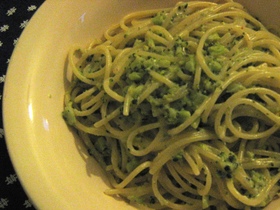 ブロッコリーのクリームパスタ