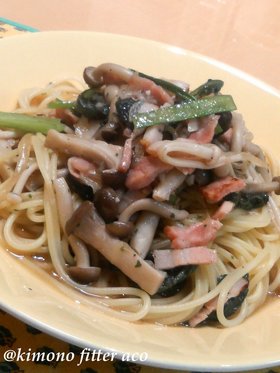 たっぷりキノコとベーコンのビアンコパスタ