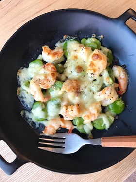 そら豆と海老の味噌チーズグラタン