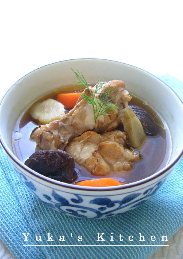 鶏手羽元肉と根菜の和風スープの画像