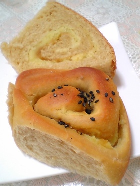 さつまいもクリームの黒糖パン